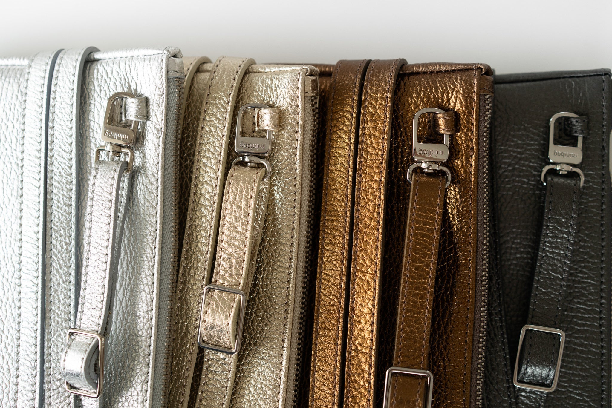 WERKSTATT MÜNCHEN　minibag minibag metallic – kleine Tasche mit großem Glanz-Effekt