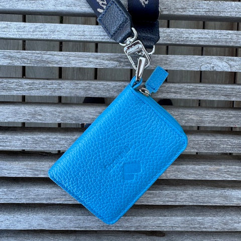 blaue Geldtasche mit lasche zum Umhängen, geldtasche,