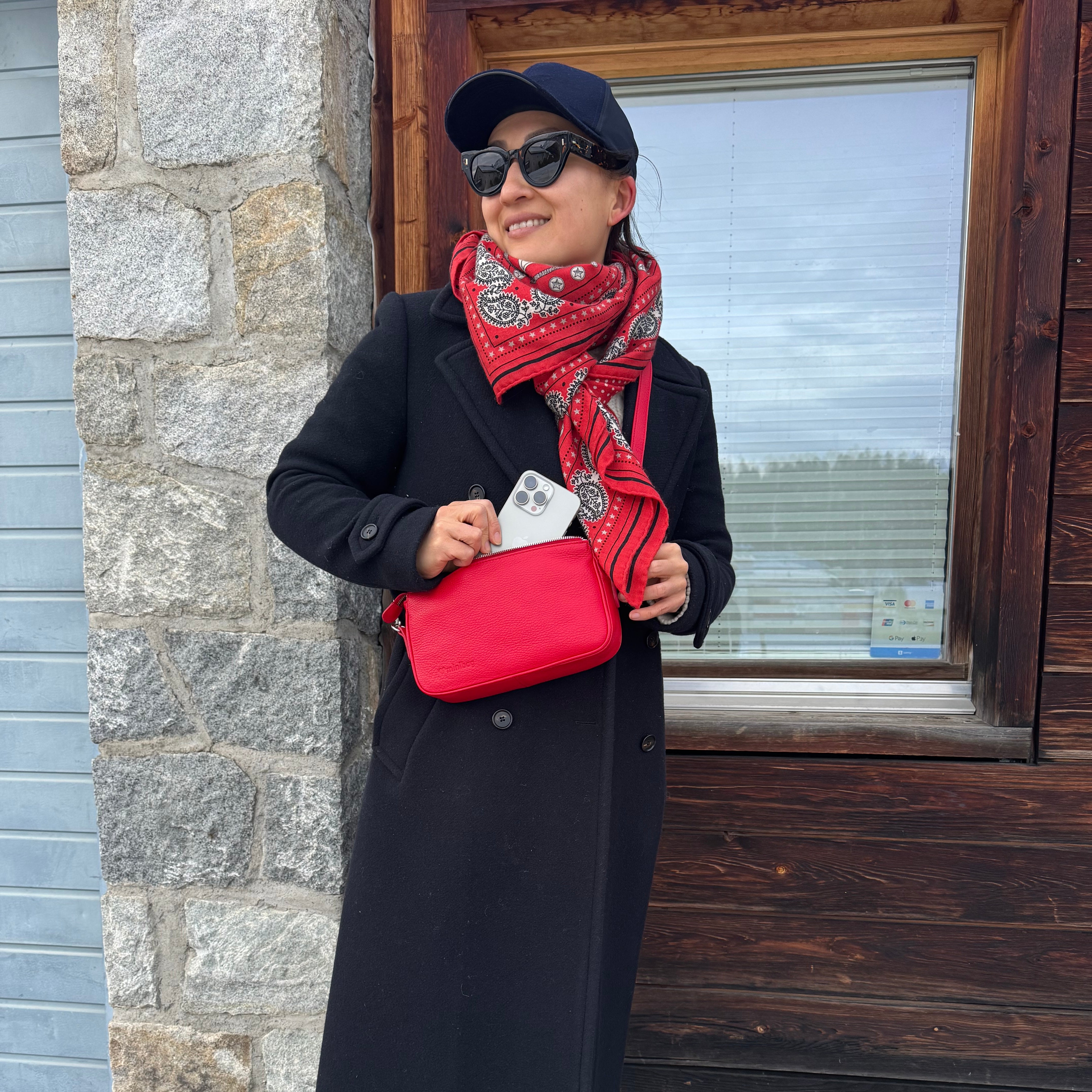 rote kleine Ledertasche, rote Tasche , rote Ledertasche in guter Qualität, kleine rote Tasche kaufen, rote Tasche , - kleine Tasche, handy tasche zum umhängen, Umhänge Ledertasche Damen, kleine taschen zum umhängen, kleine ledertasche zum umhängen, kleine tasche elegant, kleine handtasche damen leder