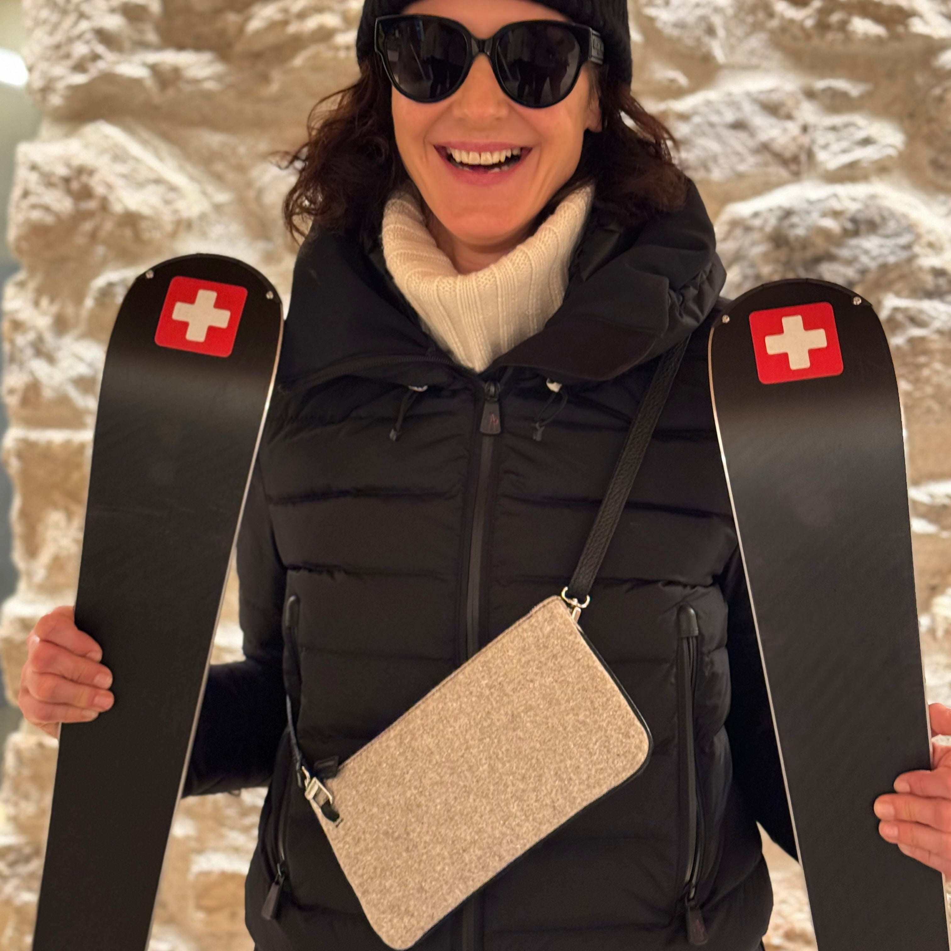 handytasche filz zum umhängen, handytasche aus filz,, Lodentasche kaufen, Filztasche kaufen, hochwertige Filztasche kaufen, kleine Lodentasche kaufen, Mini tasche kaufen, Handytasche aus Loden kaufen,. Handytasche filz kaufen