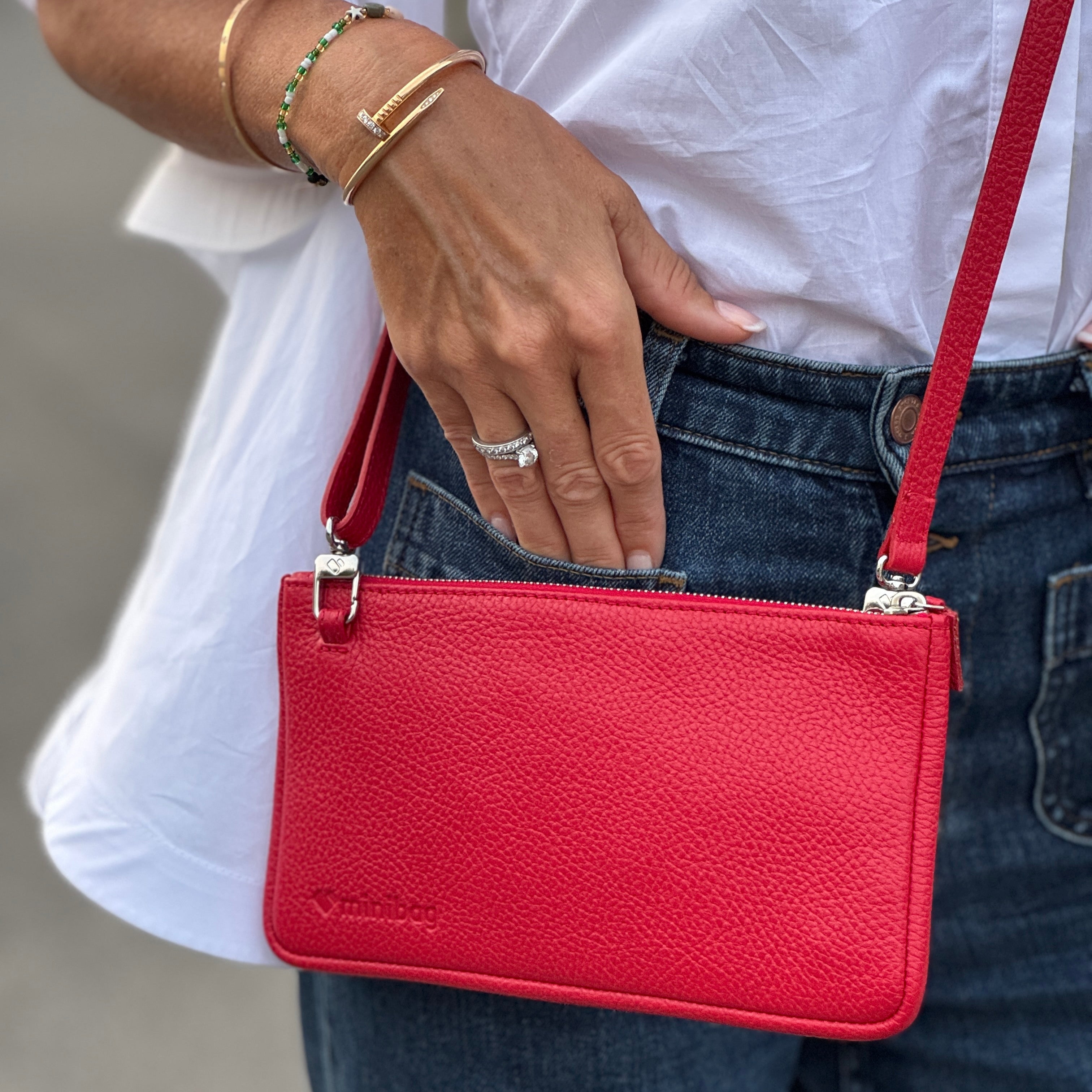 minibag rot, rote kleine tasche, rote Minitasche, Tasche rot, rote clutch, rote Minitasche, Handytasche rot, Rote Handytasche, rote Geldtasche zum Umhöngen, rote ledertasche, ledertasche rot