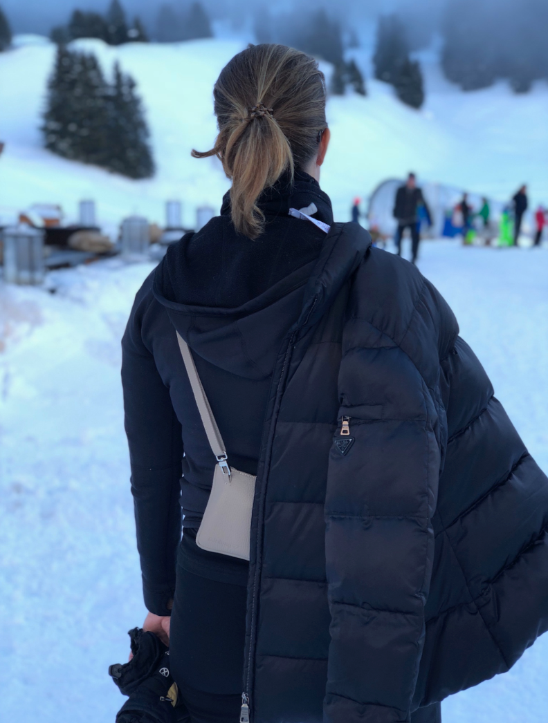 Auch beim Skifahren heißt es #neverwithout der minibag