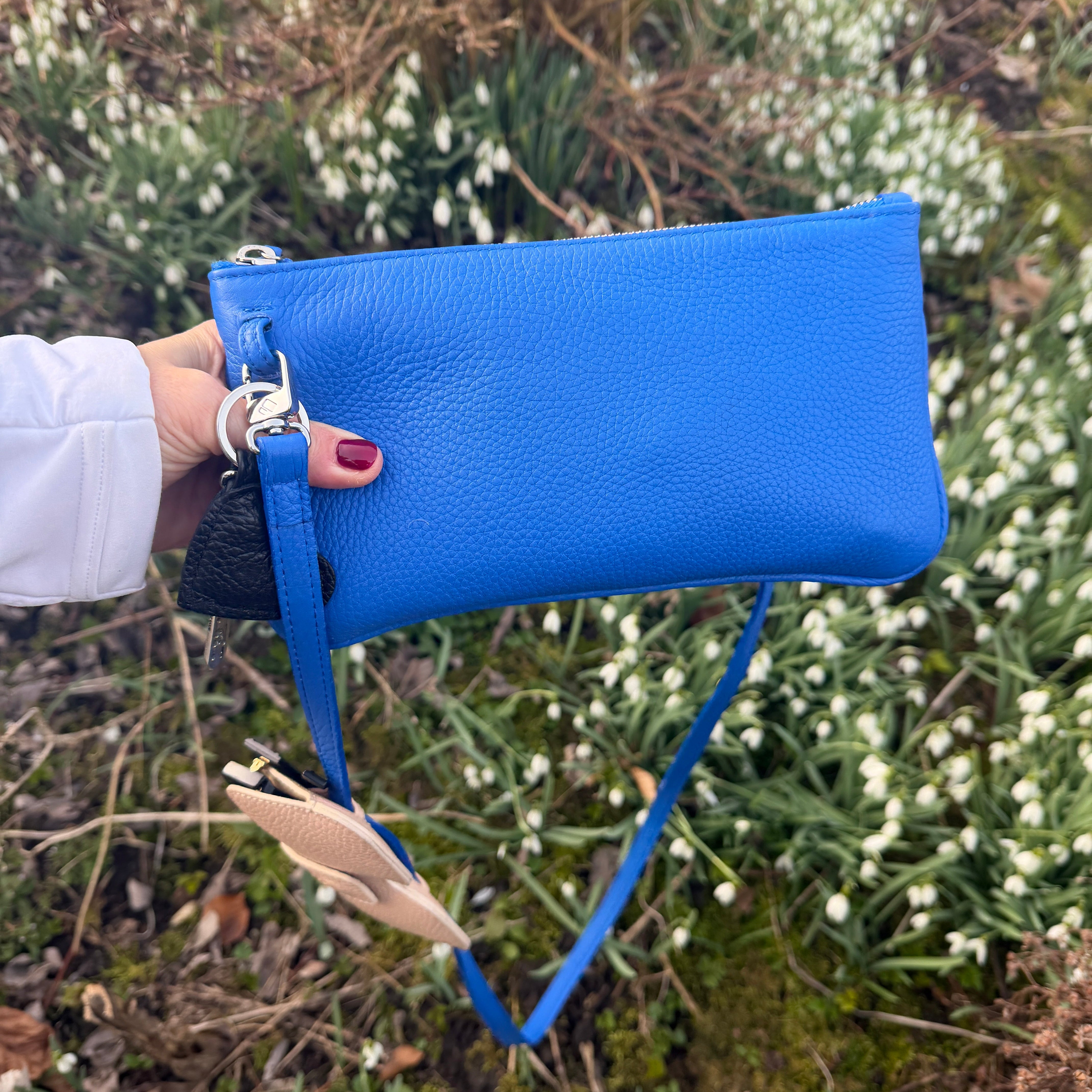 blaue kleine tasche, blaue Handytasche, blaue Ledertasche minibag blau, blaue mini tasche, Geschenk frau, Geschenksidee Frau, kleine blaue Tasche
