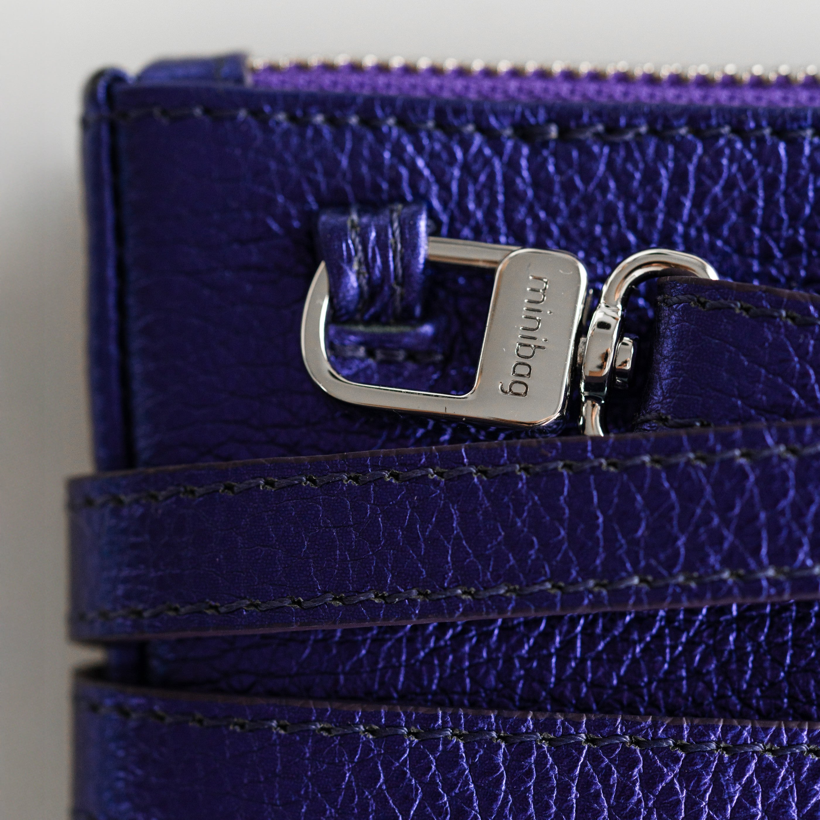 lila tasche, glittertasche, ausgehtasche, weggetasche lila, lila kleine tasche, mini bag minibag 