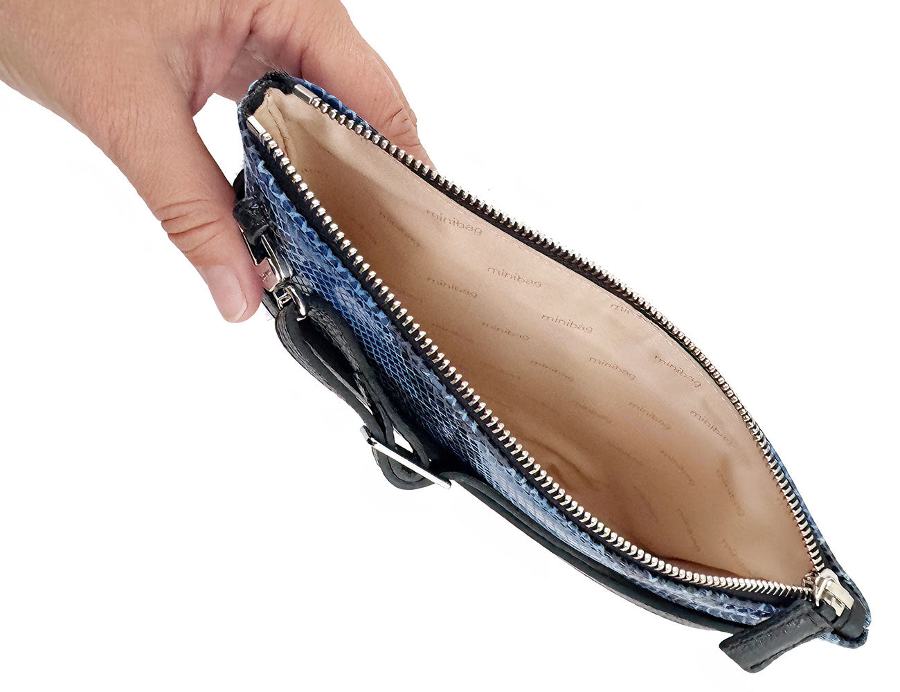 minibag snake stone, Innenleben minibag, Ledertasche mit Schlangenmuster, Clutch mit Schlangenmuster, kleine Tasche mit Schlangenleder, Schlangenledertasche